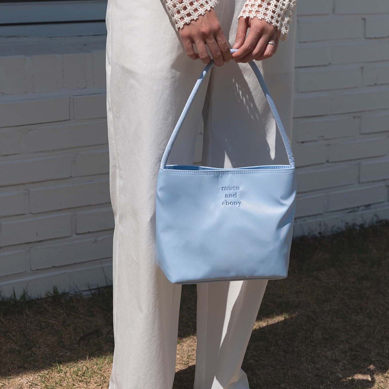 Hoor New York Nylon Shoulder Bag – Minimalist Cute Bag [MUCU & EBONY]